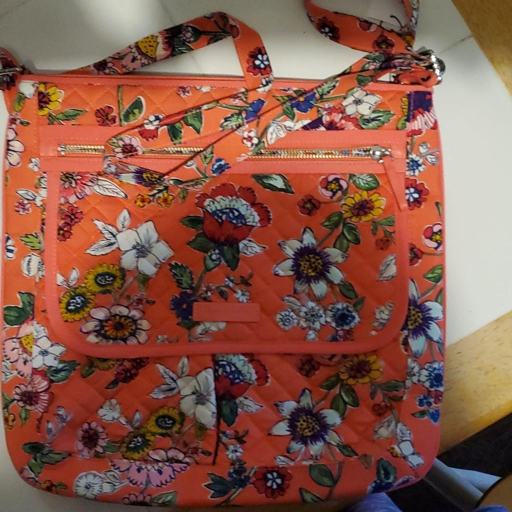 BNWT Vera Bradley Iconic Mailbah